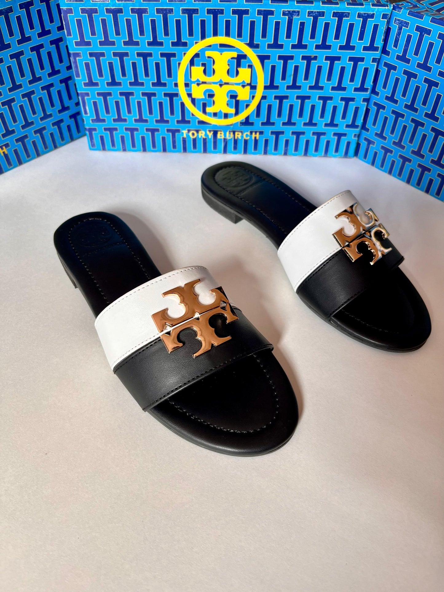 TORYBURCH TWO TONE SLIPPERS