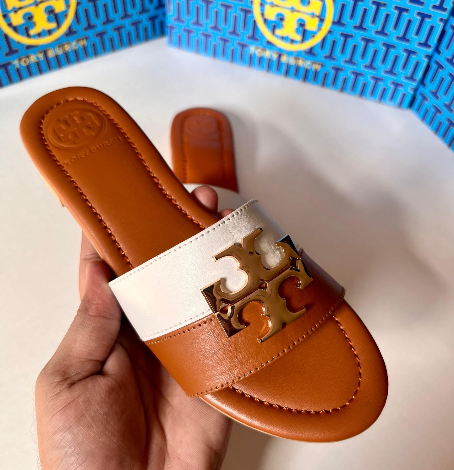 TORYBURCH TWO TONE SLIPPERS